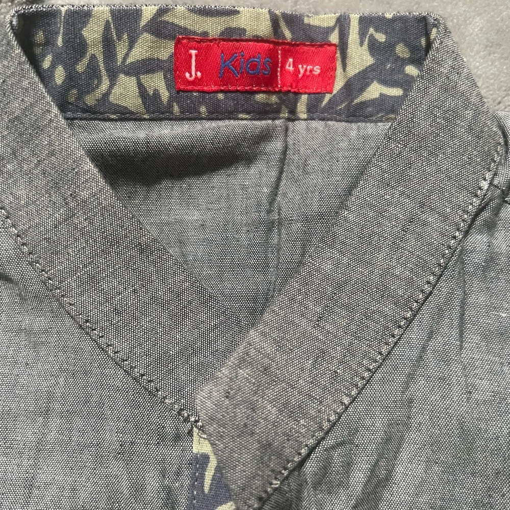 Eid special
Gray J. 4 year boys dress - Picture 2 of 4